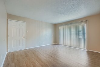 Arise Carrollton in Carrollton, TX - Foto de edificio - Building Photo