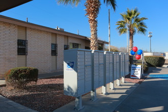 Valley Place Apartments in El Paso, TX - Building Photo - Building Photo