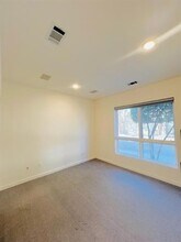 4060 Travis St in Dallas, TX - Foto de edificio - Building Photo