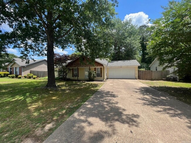 1011 Green Valley Dr in Bryant, AR - Building Photo - Building Photo