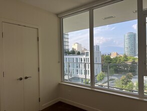 6288 Cassie Ave in Burnaby, BC - Building Photo - Building Photo