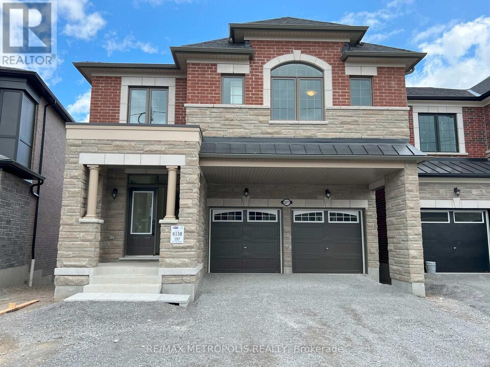 3271 Turnstone Blvd in Pickering, ON - Building Photo
