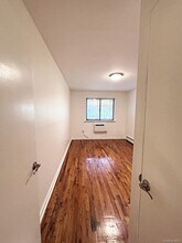 41-24 40th St in Queens, NY - Building Photo - Building Photo