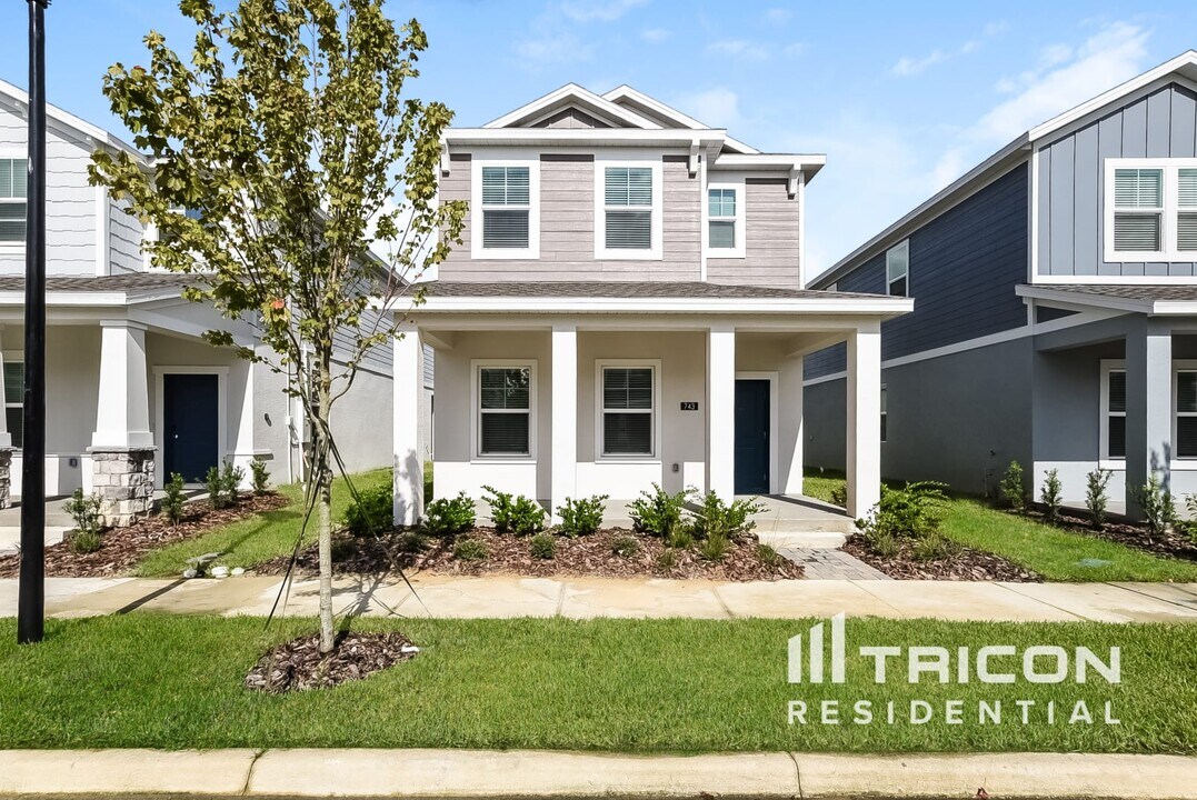 743 Honeyrock St in Debary, FL - Building Photo