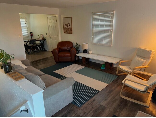 3719 Kalamazoo Ave SE in Grand Rapids, MI - Foto de edificio - Building Photo