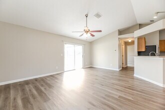 11485 Rolling River Blvd in Jacksonville, FL - Building Photo - Building Photo