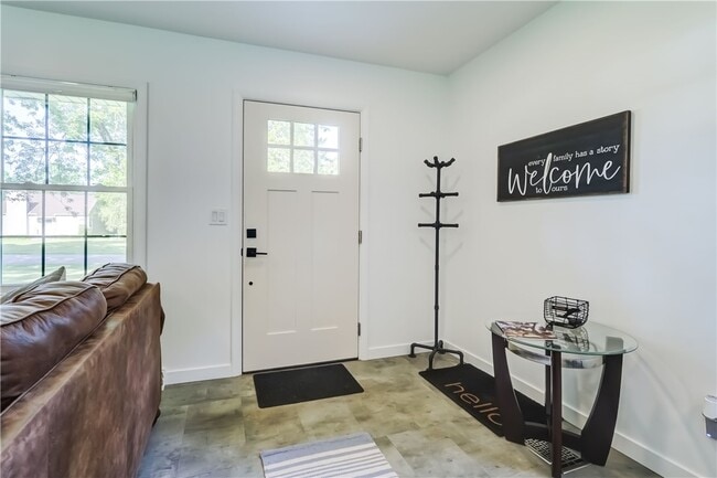20 Meadow View Dr in Penfield, NY - Building Photo - Building Photo