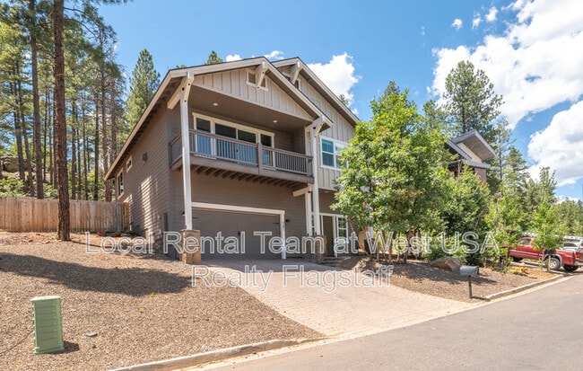 781 N Forest View Dr in Flagstaff, AZ - Building Photo - Building Photo