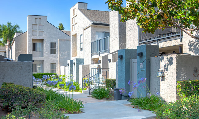 310 Jefferson Apartments in Placentia, CA - Building Photo - Building Photo