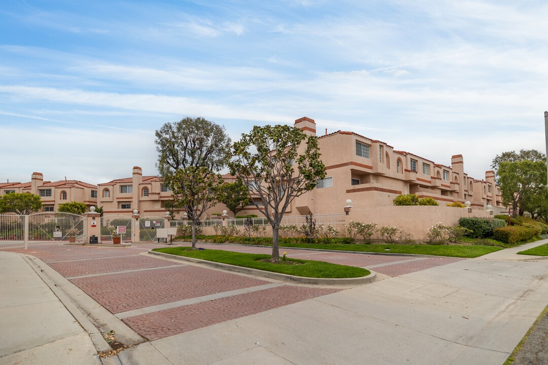 3101 Plaza del Amo in Torrance, CA - Foto de edificio