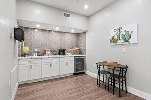 La Mirada in Yuma, AZ - Building Photo