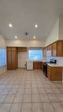 7912 Rushing River Ct in Bakersfield, CA - Building Photo - Building Photo