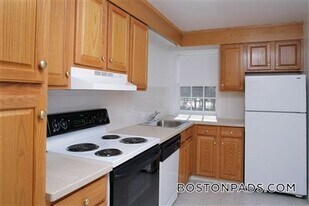 34 Worthen Rd, Unit A3 in Lexington, MA - Building Photo