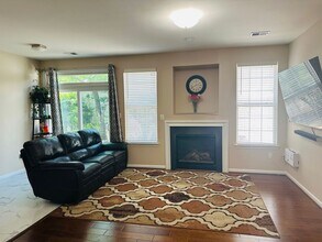 43291 Rush Run Terrace in Ashburn, VA - Foto de edificio - Building Photo