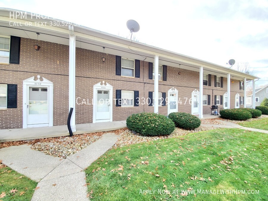 5772 Portage St NW in North Canton, OH - Building Photo