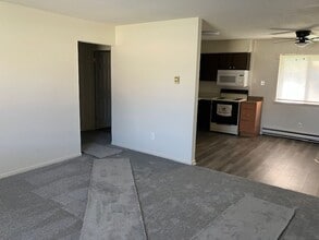 9013 Cedar Lake Rd in Pinckney, MI - Building Photo - Building Photo