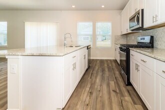 512 Magnolia Dr in Dawsonville, GA - Building Photo - Building Photo