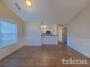 340 Peachtree Rd in Charlotte, NC - Foto de edificio - Building Photo