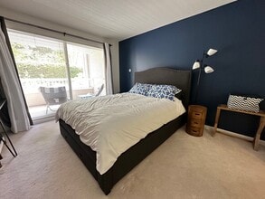 5650 Edgewater Ln in Nanaimo, BC - Building Photo - Building Photo