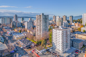 The Huntington in Vancouver, BC - Building Photo - Building Photo