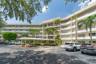 Palm Aire Condominiums in Pompano Beach, FL - Building Photo