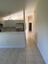 9847 SW 117th Pl in Miami, FL - Foto de edificio - Building Photo