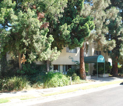 18645-1865 Collins St in Tarzana, CA - Building Photo - Building Photo