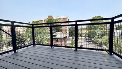 54 Auburn St in Brookline, MA - Foto de edificio - Building Photo