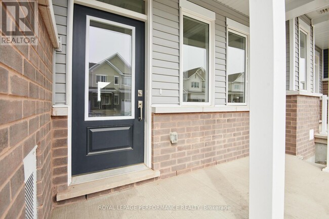 254 Falsetto St in Ottawa, ON - Building Photo - Building Photo