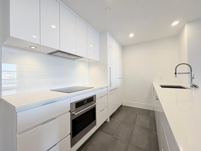 property at 360 Atateken Rue