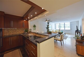 2016 Bay Dr in Miami Beach, FL - Building Photo - Building Photo