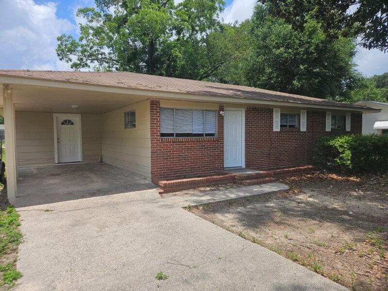 1703 Larry Ave in Pensacola, FL - Building Photo