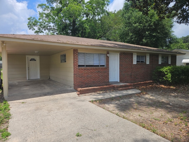 property at 1703 Larry Ave