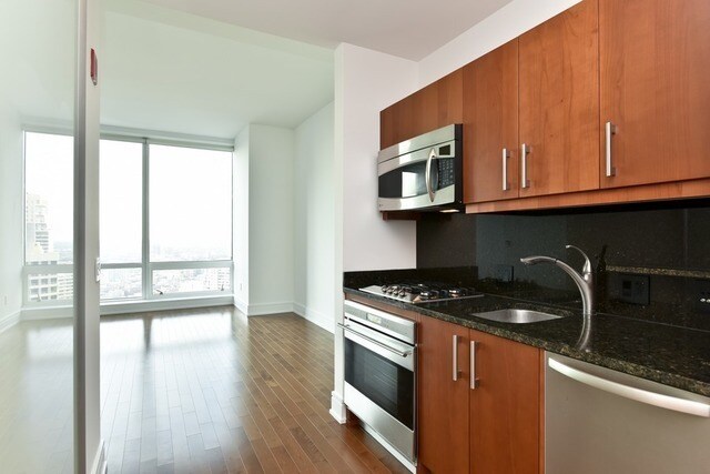 401 N Wabash Ave, Unit 32B in Chicago, IL - Foto de edificio - Building Photo