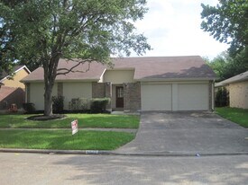 6822 Harpers Dr in Richmond, TX - Building Photo