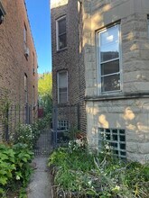 1924 W Wilson Ave, Unit 1 in Chicago, IL - Foto de edificio - Building Photo