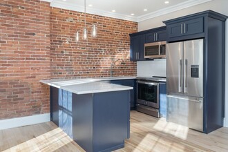 73 Charles St, Unit 3 in Boston, MA - Building Photo - Building Photo