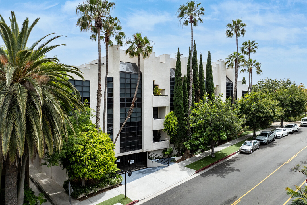 11636 Montana Ave in Los Angeles, CA - Foto de edificio