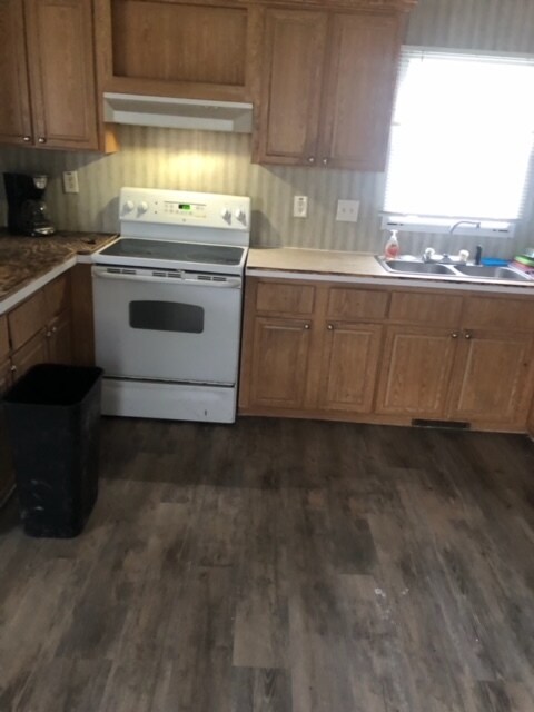 10 Coach Dr in Jackson, TN - Building Photo