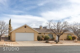 1686-1686 Tamarisk Dr in Santa Clara, UT - Building Photo - Building Photo