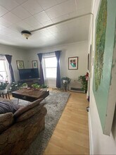 135 Manhattan Dr, Unit 1 bedroom in Burlington in Burlington, VT - Building Photo - Building Photo