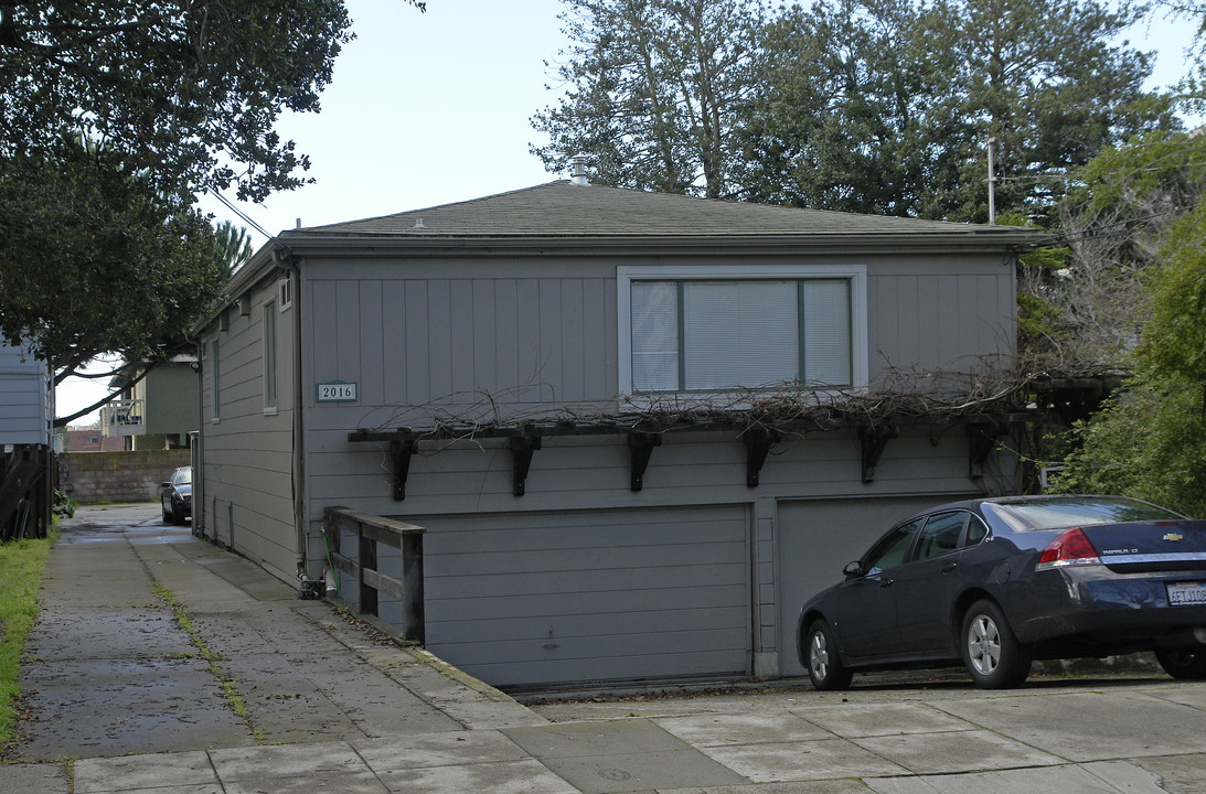 2016 San Jose Ave in Alameda, CA - Foto de edificio