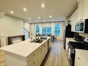 7868 Blackbriar Way in Laurel, MD - Building Photo - Building Photo