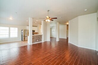 3039 Hidden Meadow in Seguin, TX - Building Photo - Building Photo