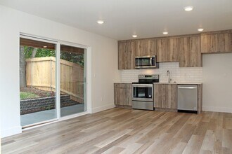4563-4563 N Borthwick Ave in Portland, OR - Building Photo - Building Photo