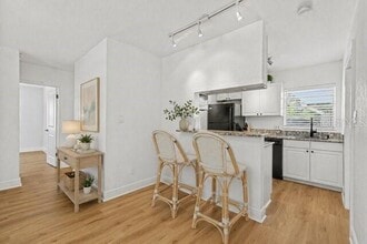 4704 W Lawn Ave in Tampa, FL - Building Photo - Building Photo