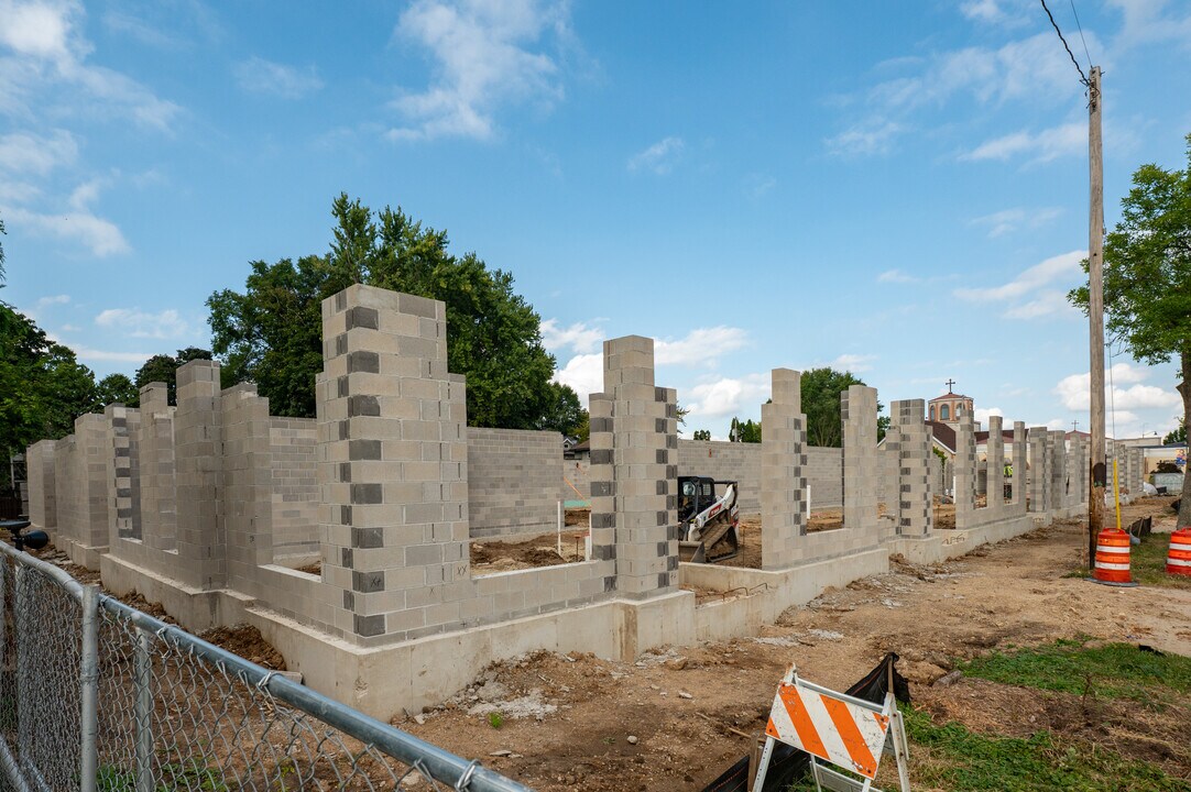 Kelly Station in Madison, WI - Building Photo