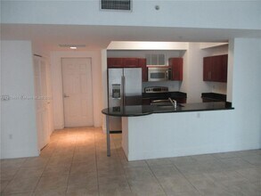 7266 SW 88th St in Miami, FL - Building Photo - Building Photo