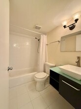 1720 NW North River Dr, Unit 413 in Miami, FL - Building Photo - Building Photo