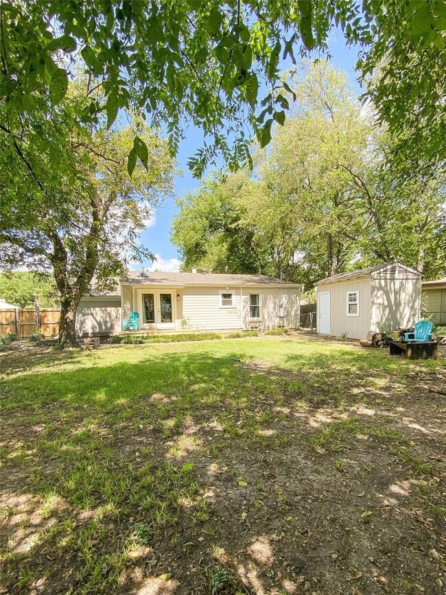 property at 10652 Cayuga Dr